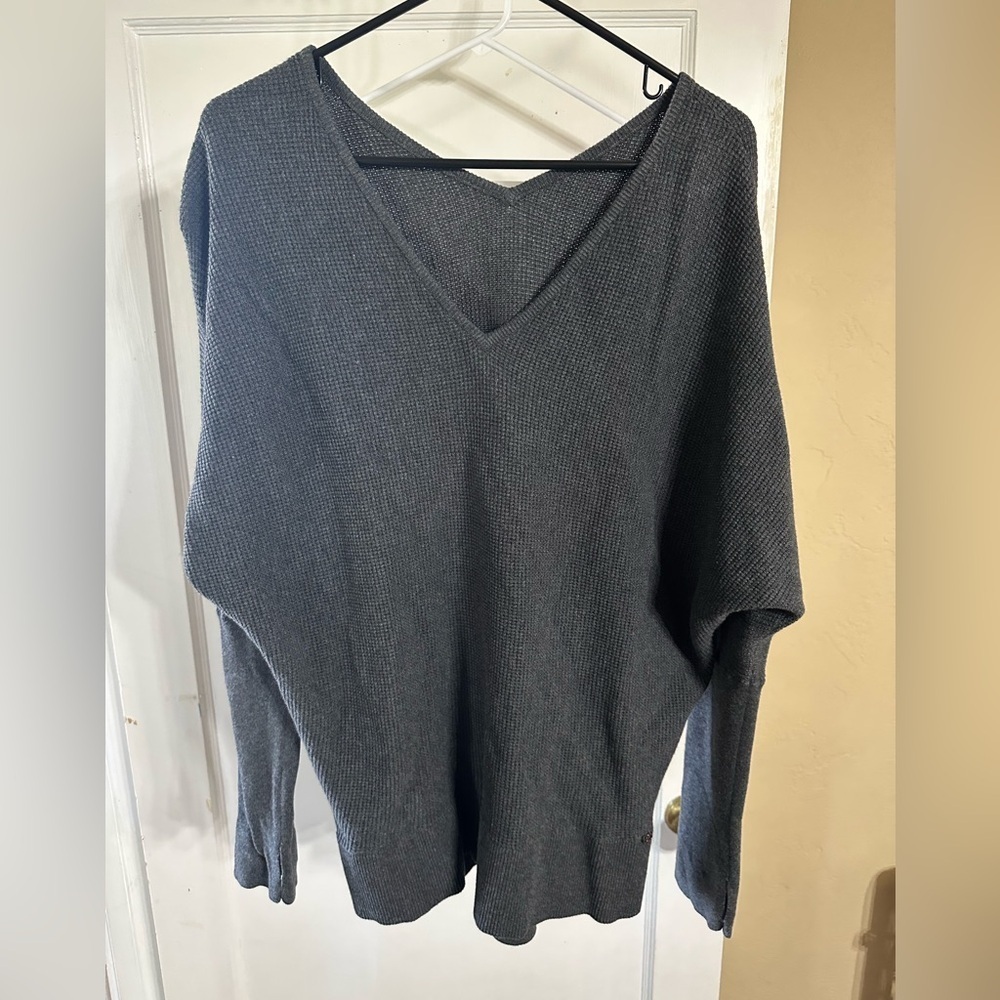 Calia by Carrie Underwood Gray V-Neck Sweater